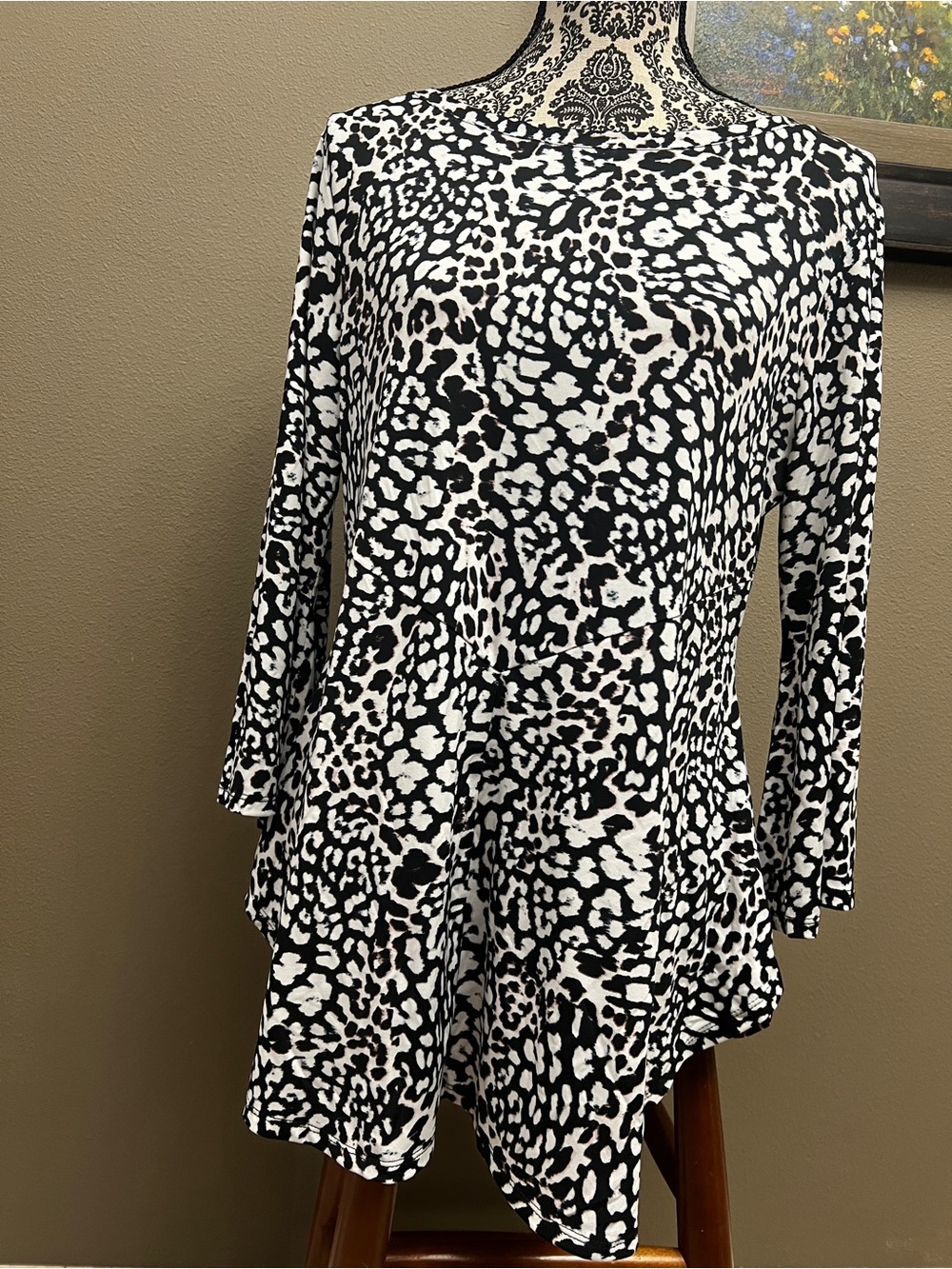Chaus Black & White Animal Print Tunic Top